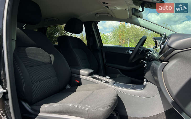 Хэтчбек Mercedes-Benz B-Class 2015 в Львове