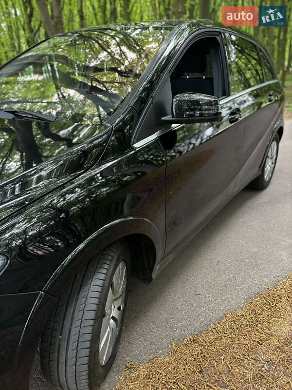 Хэтчбек Mercedes-Benz B-Class 2015 в Львове