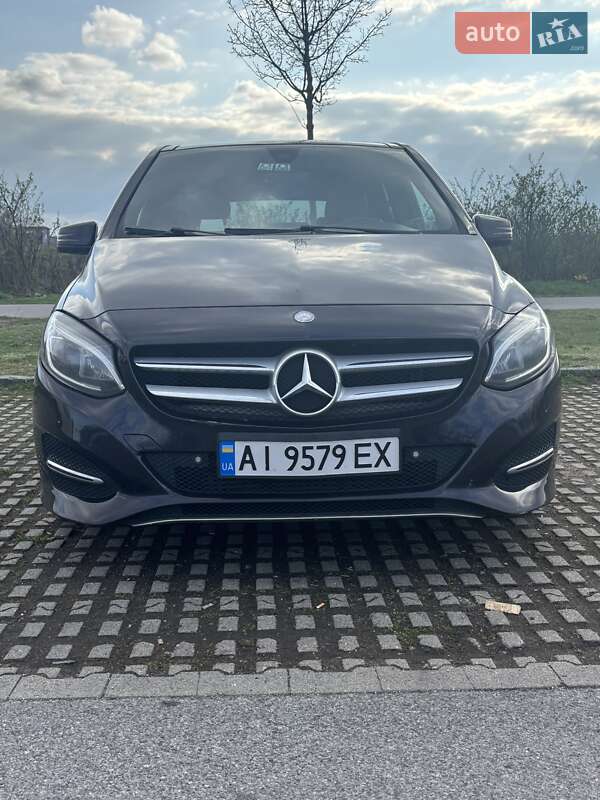 Хетчбек Mercedes-Benz B-Class 2015 в 