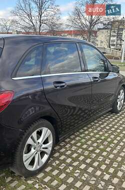 Хетчбек Mercedes-Benz B-Class 2015 в 