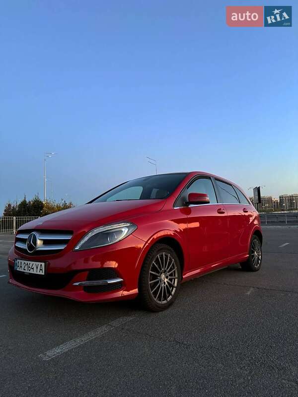 Хэтчбек Mercedes-Benz B-Class 2016 в Киеве
