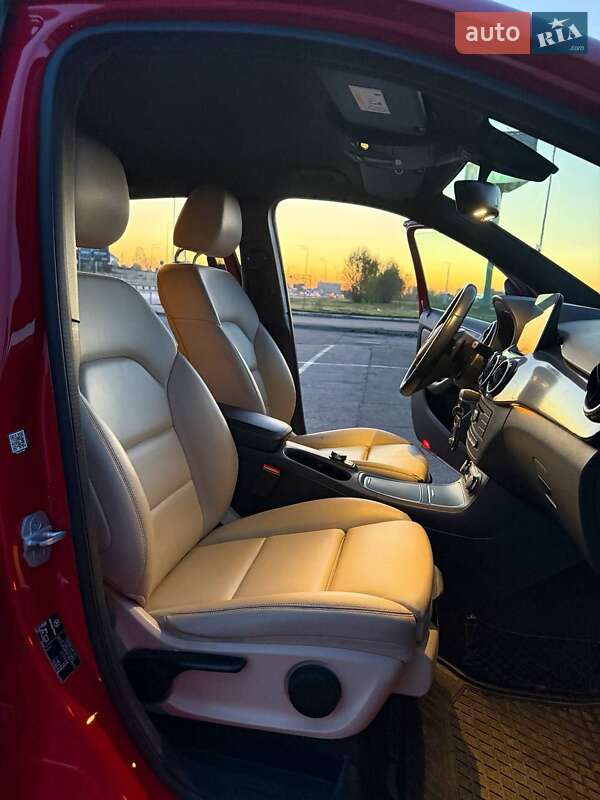 Хэтчбек Mercedes-Benz B-Class 2016 в Киеве