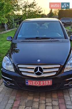Хетчбек Mercedes-Benz B-Class 2010 в 
