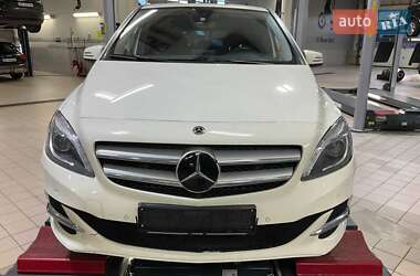 Хэтчбек Mercedes-Benz B-Class 2017 в 