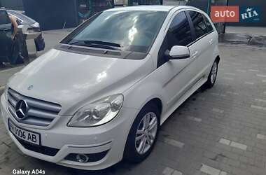 Хэтчбек Mercedes-Benz B-Class 2009 в 