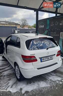 Хэтчбек Mercedes-Benz B-Class 2009 в 