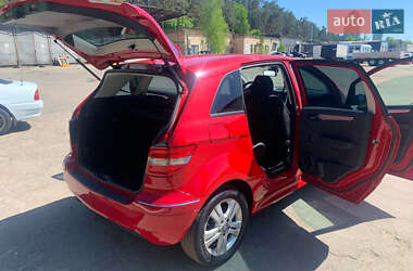 Хетчбек Mercedes-Benz B-Class 2011 в 