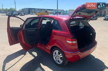 Хетчбек Mercedes-Benz B-Class 2011 в 
