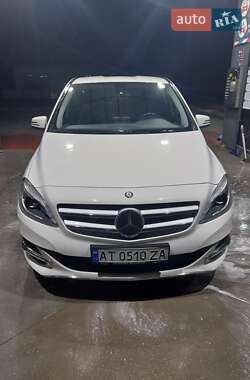 Хетчбек Mercedes-Benz B-Class 2016 в Снятині