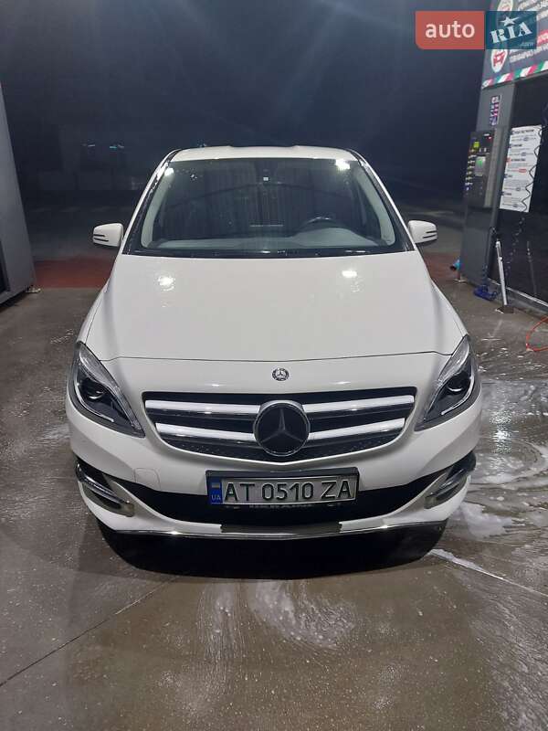 Хетчбек Mercedes-Benz B-Class 2016 в 