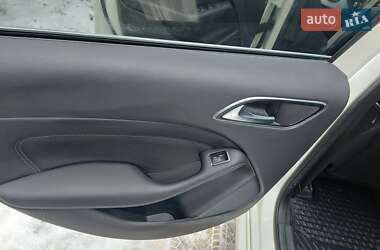 Хетчбек Mercedes-Benz B-Class 2016 в 