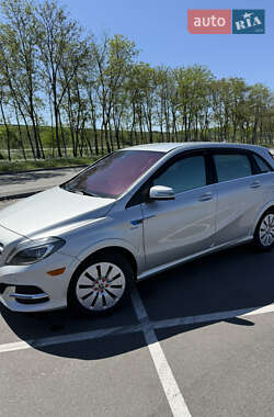 Хэтчбек Mercedes-Benz B-Class 2017 в 