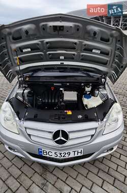 Хэтчбек Mercedes-Benz B-Class 2011 в 