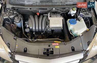 Хэтчбек Mercedes-Benz B-Class 2010 в 