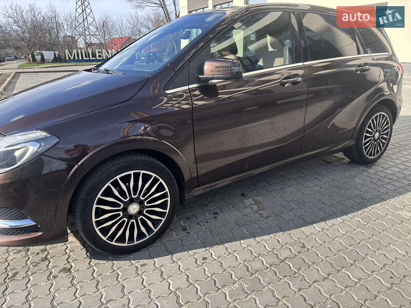 Хетчбек Mercedes-Benz B-Class 2015 в Івано-Франківську
