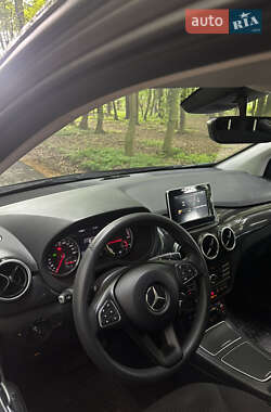 Хэтчбек Mercedes-Benz B-Class 2015 в 