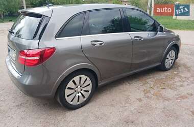 Хетчбек Mercedes-Benz B-Class 2016 в 