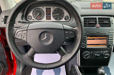 Хэтчбек Mercedes-Benz B-Class 2011 в 