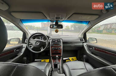 Хэтчбек Mercedes-Benz B-Class 2009 в 