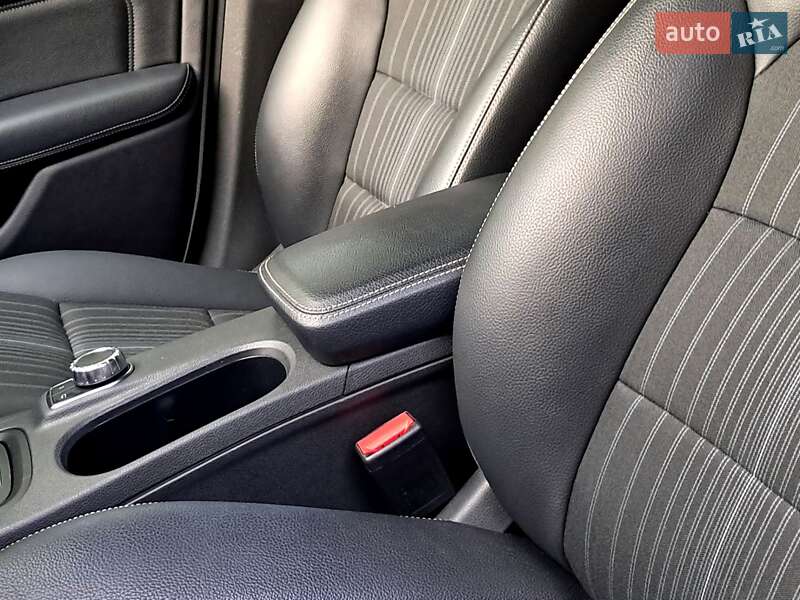 Хэтчбек Mercedes-Benz B-Class 2012 в Одессе фото 39 Хэтчбек Mercedes-Benz B-Class 2012 в Одессе