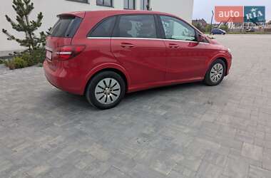 Хэтчбек Mercedes-Benz B-Class 2016 в 
