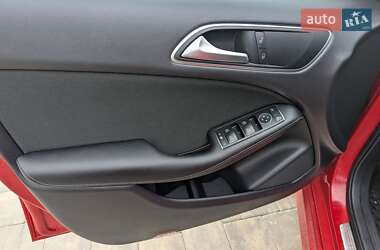 Хэтчбек Mercedes-Benz B-Class 2016 в 