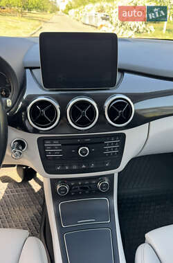Хетчбек Mercedes-Benz B-Class 2016 в 