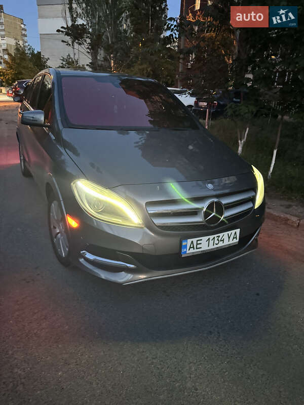 Хэтчбек Mercedes-Benz B-Class 2016 в Днепре