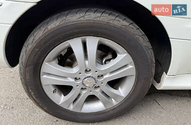 Хетчбек Mercedes-Benz B-Class 2011 в 