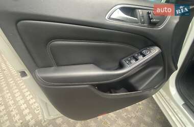 Хэтчбек Mercedes-Benz B-Class 2014 в 