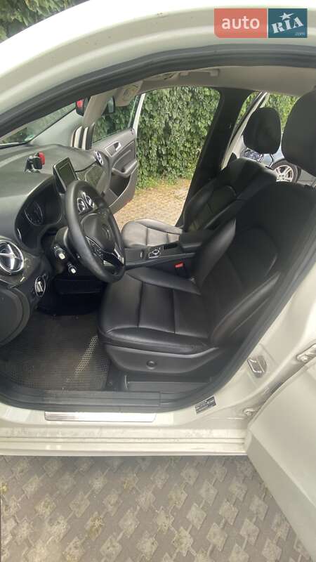 Хэтчбек Mercedes-Benz B-Class 2014 в Киеве