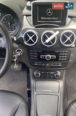 Хэтчбек Mercedes-Benz B-Class 2014 в 