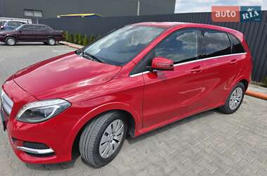 Хэтчбек Mercedes-Benz B-Class 2016 в 