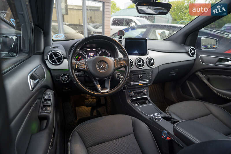 Хэтчбек Mercedes-Benz B-Class 2015 в Киеве