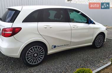 Хэтчбек Mercedes-Benz B-Class 2015 в 