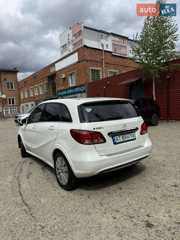 Хэтчбек Mercedes-Benz B-Class 2017 в Ивано-Франковске