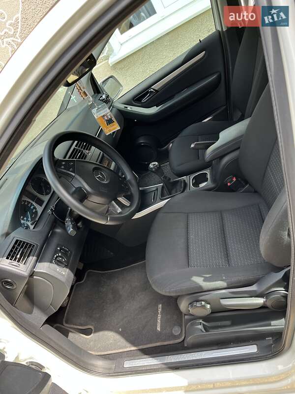 Хетчбек Mercedes-Benz B-Class 2011 в Івано-Франківську