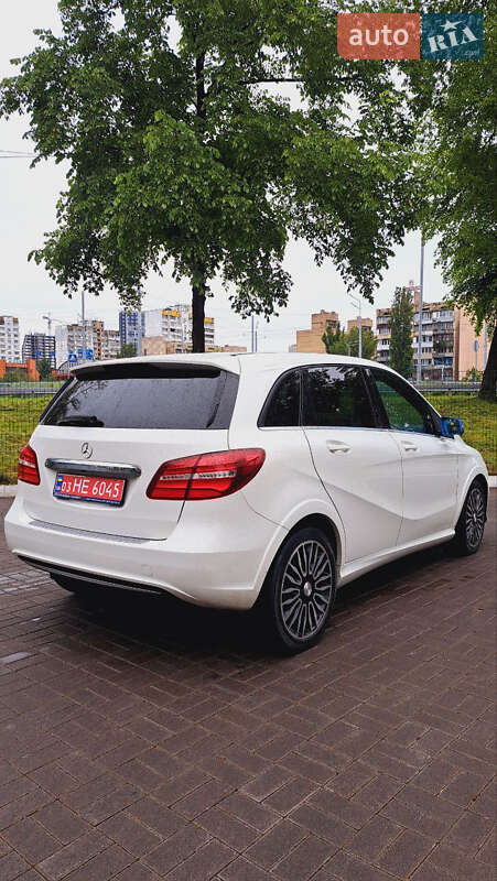 Хэтчбек Mercedes-Benz B-Class 2015 в Киеве