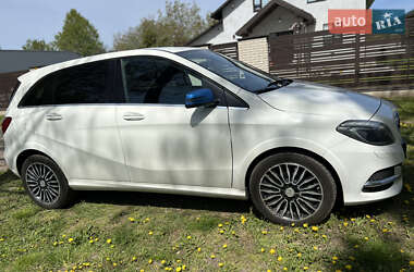 Хэтчбек Mercedes-Benz B-Class 2016 в 