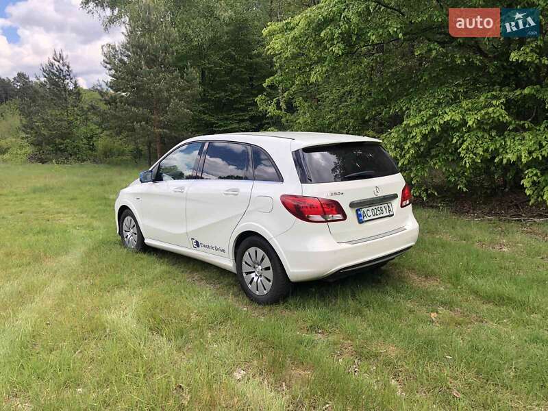Хэтчбек Mercedes-Benz B-Class 2017 в Камне-Каширском