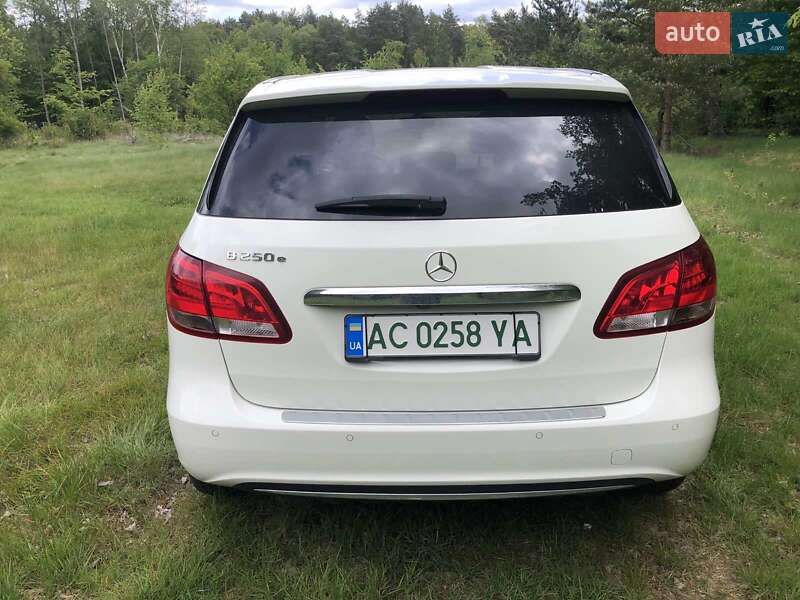 Хэтчбек Mercedes-Benz B-Class 2017 в Камне-Каширском