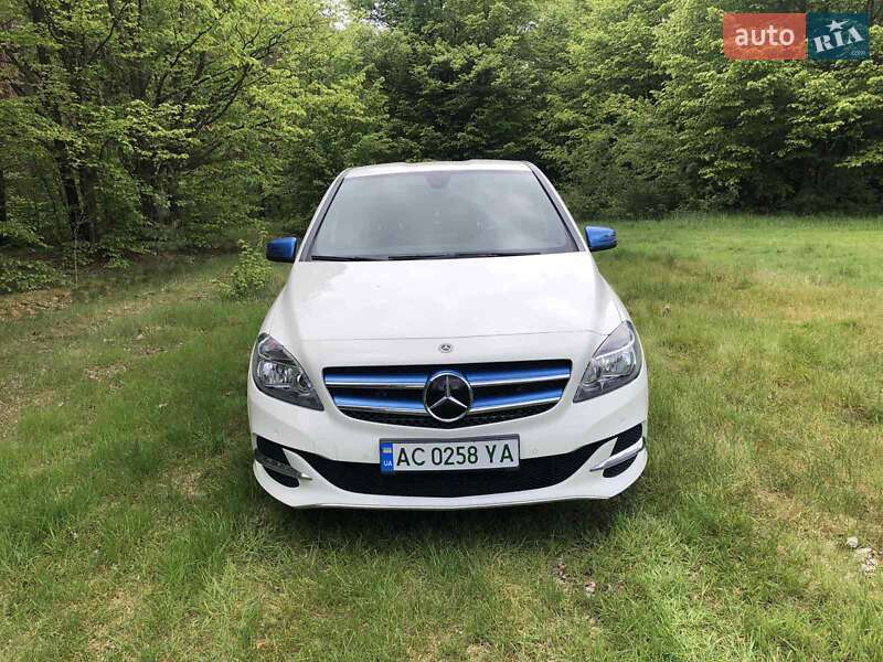Хэтчбек Mercedes-Benz B-Class 2017 в Камне-Каширском