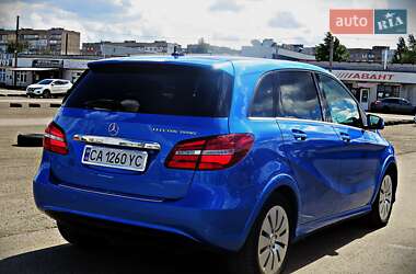Хэтчбек Mercedes-Benz B-Class 2015 в 