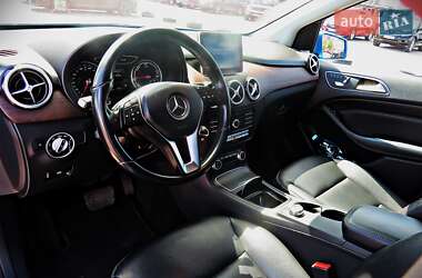 Хэтчбек Mercedes-Benz B-Class 2015 в 