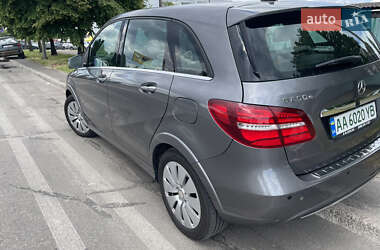 Хэтчбек Mercedes-Benz B-Class 2016 в 