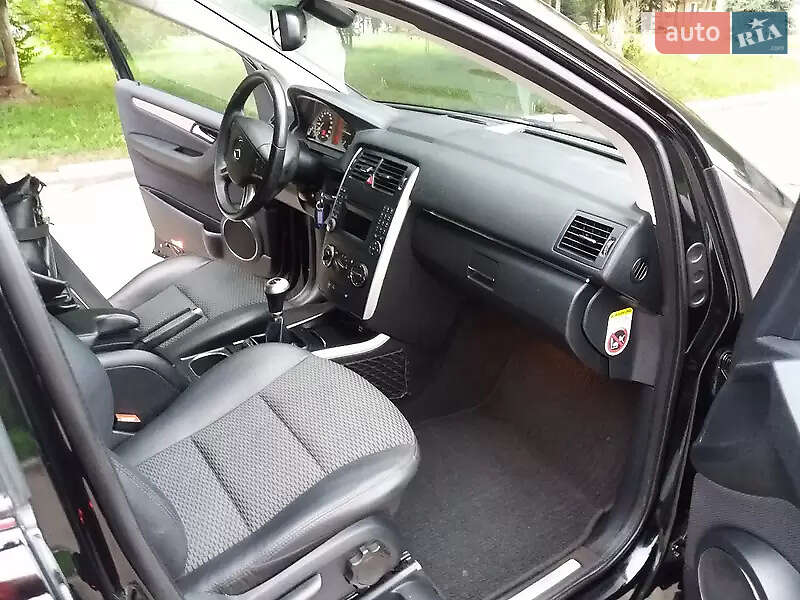 Хэтчбек Mercedes-Benz B-Class 2011 в Буче