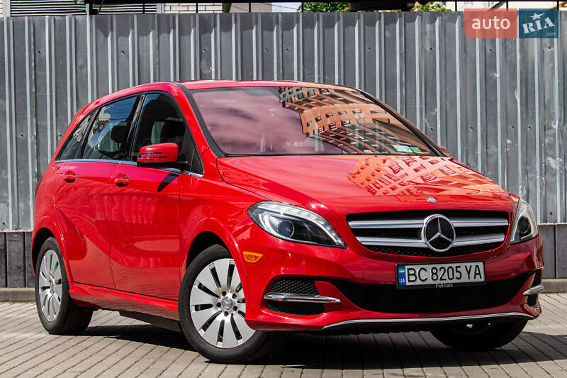 Хэтчбек Mercedes-Benz B-Class 2016 в 