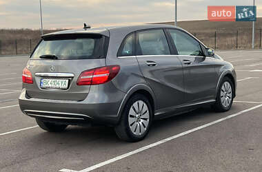 Хетчбек Mercedes-Benz B-Class 2017 в 