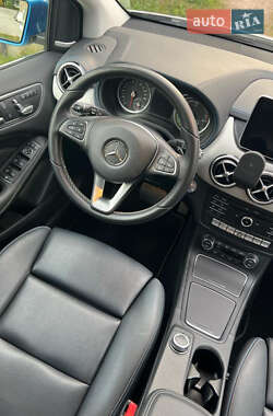 Хэтчбек Mercedes-Benz B-Class 2016 в 