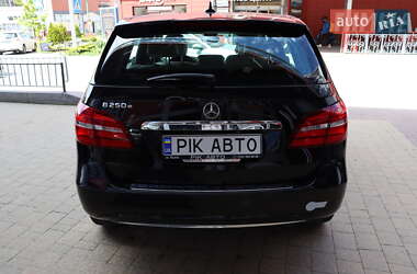 Хетчбек Mercedes-Benz B-Class 2016 в 